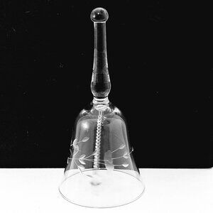 Princess House Heritage Etched Bell 6" vintage crystal handblown flower dinner b